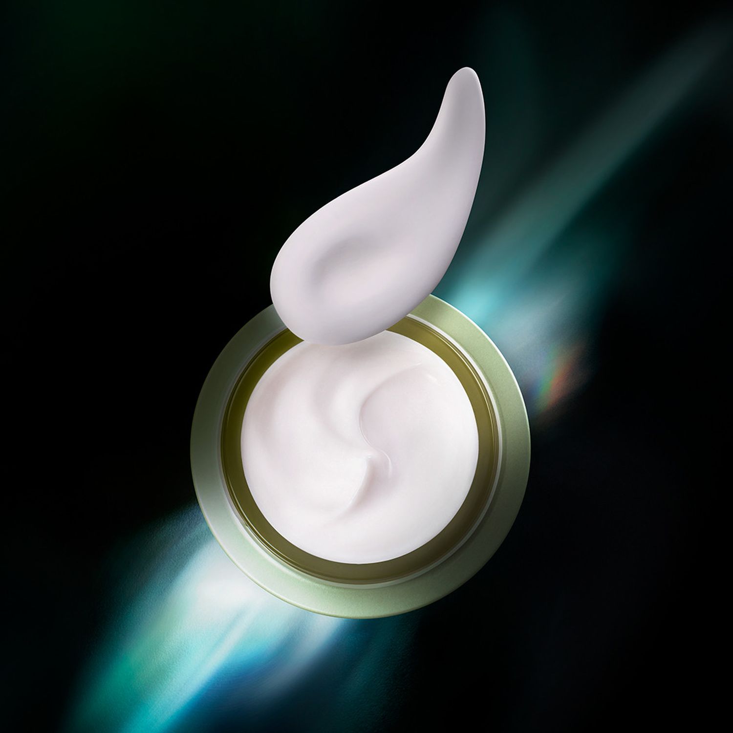 Future Solution LX Legendary Enmei Ultimate Brillance Eye Cream